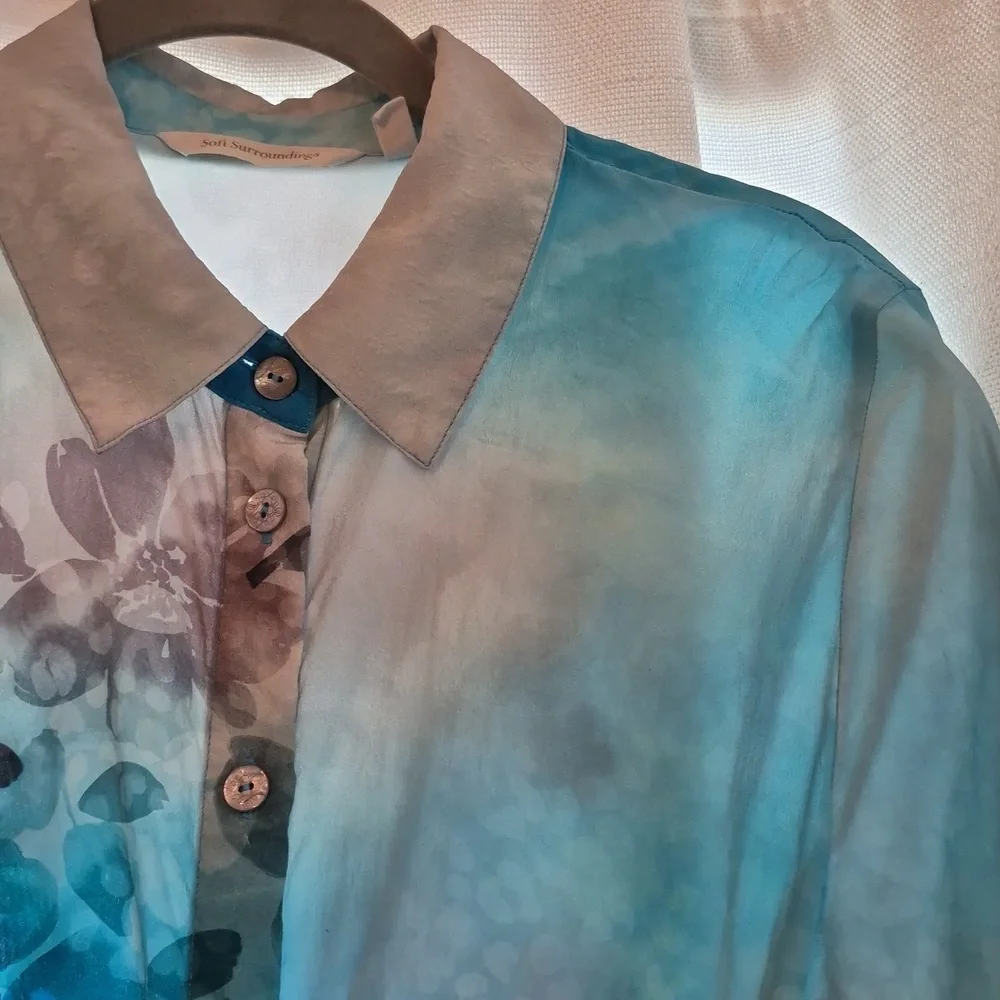 Soft Surroundings Jolene Watercolor Floral Silk Buttons Blouse Sz Medium - Picture 5 of 9